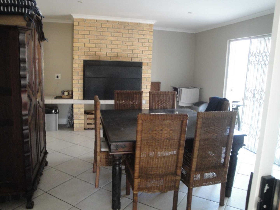 To Let 3 Bedroom Property for Rent in Summerstrand Eastern Cape